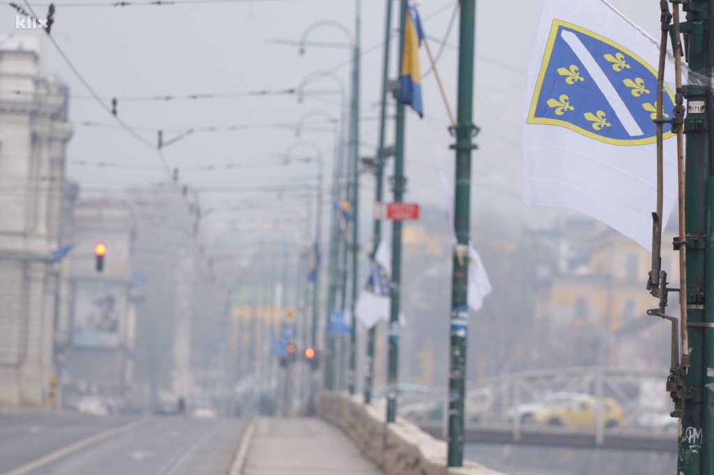 Na "Dan državnosti" Sarajevo okićeno ratnim zastavama (Foto: Edin Hadžihasić/Klix.ba)