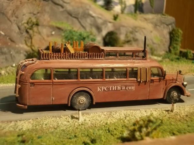 Autobus iz filma "Ko to tamo peva" - Foto: ilustracija