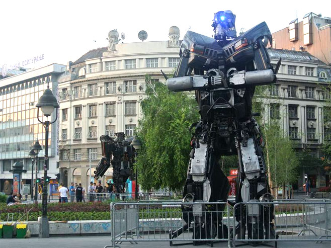 "Transformersi" u Beogradu (Foto: m.cdm.me) - 