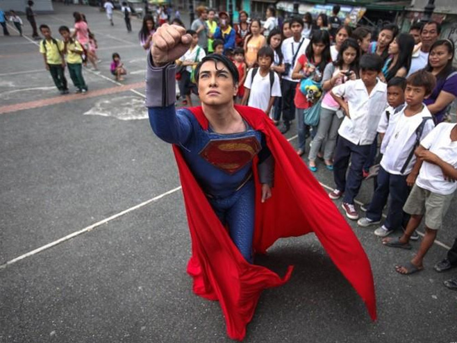 Operisao se da bi izgledao kao Supermen - Foto: RTRS