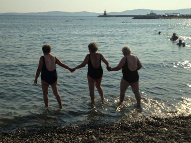 Bake iz Italije na ljetovanju u Hrvatskoj - Foto: BBC 