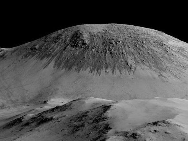 Planina na Marsu sa koje se slivala voda (Foto: Nasa) - 