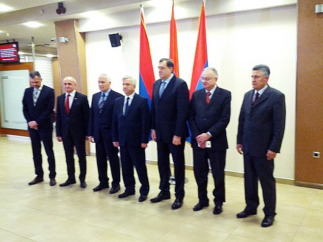 Dodik sa bivšim predsjednicima NSRS - Foto: RTRS