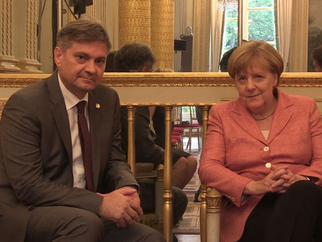 Denis Zvizdić i Angela Merkel  (Foto:.vijeceministara.gov.ba) - 