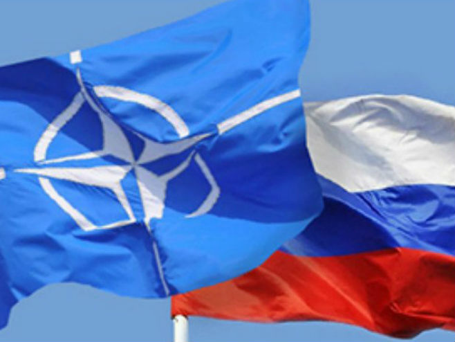 Zastave NATO i Rusije (foto:  @USNATO) - 