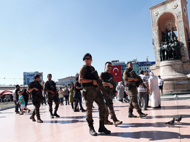 Hapšenja u Turskoj (Foto: epa/Sedat Suna) - 