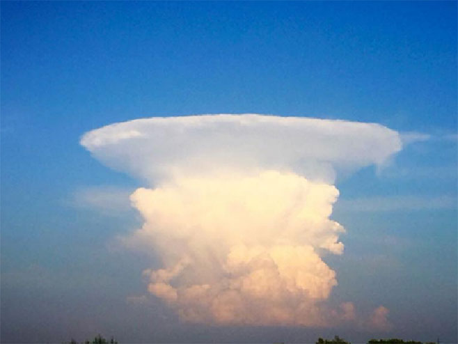 Iznad Sibira se nadvio oblak u obliku nuklearne pečurke(foto:© khsy-20) - 