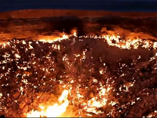 DŽinovska vatrena rupa u srcu pustinje - Foto: Screenshot/YouTube