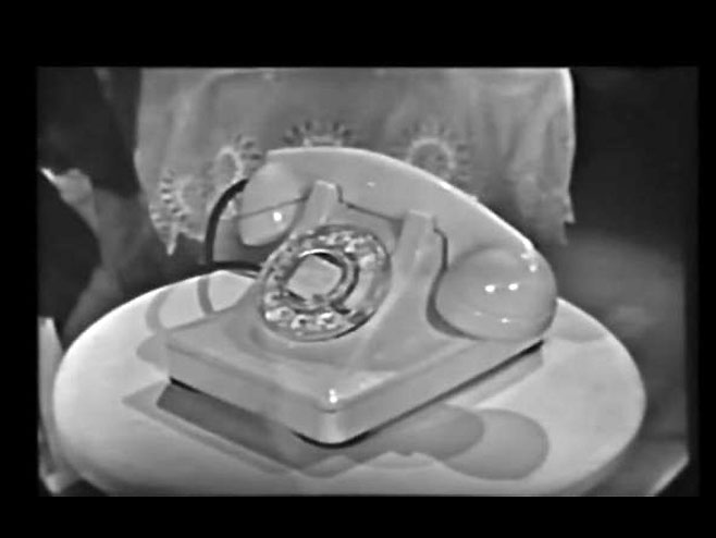 Stari telefon - Foto: Screenshot/YouTube