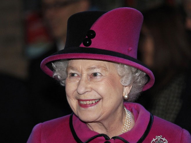 Engleska kraljica Elizabeta (foto:'DARREN STAPLES) - 