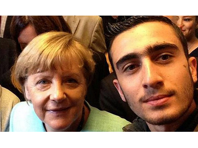 Modamani tužio "Fejsbuk" zbog upotrebe selfija sa Merkelovom za lažne vijesti (Foto: Anas Modamani) - 