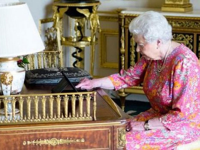 Kraljica Elizabeta na Fejsbuk profilu - Foto: nezavisne novine