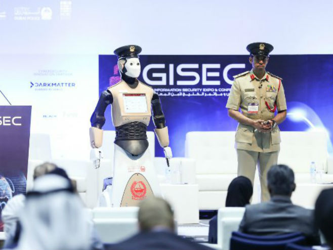Dubai-prvi robot policajac (Foto:Twitter) - 