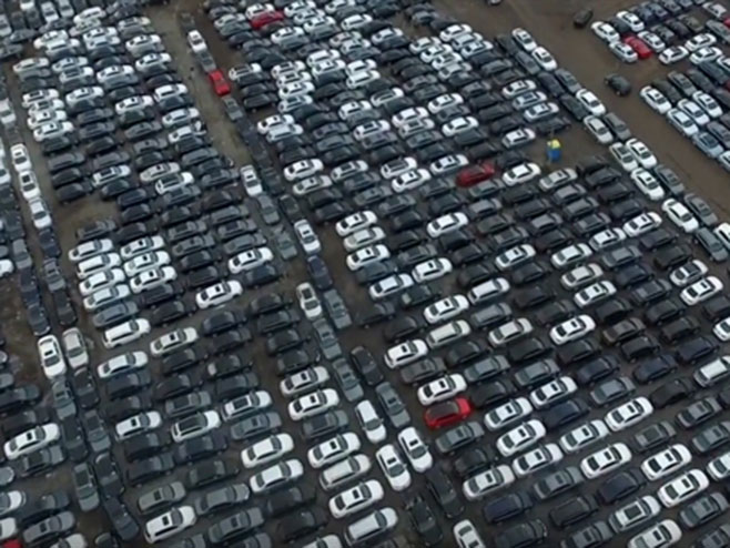 Automobili folksfagen u SAD - Foto: Screenshot/YouTube