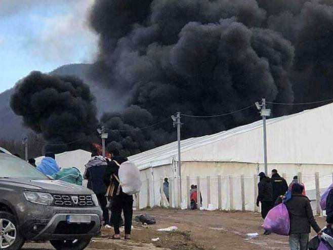Požar u migrantskom kampu Lipa - Foto: klix.ba