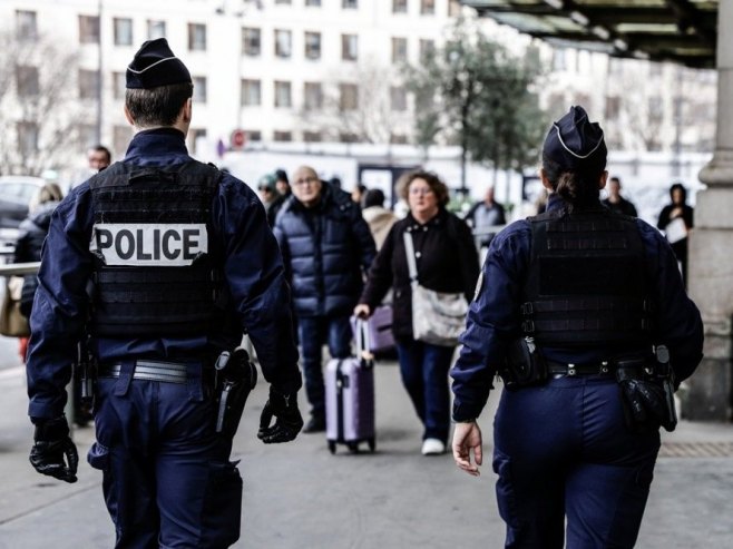 Francuska policija (Foto: EPA-EFE/TERESA SUAREZ, ilustracija) - 