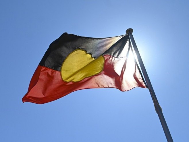 Zastava Aboridžina (Foto: EPA-EFE/LUKAS COCH) - 