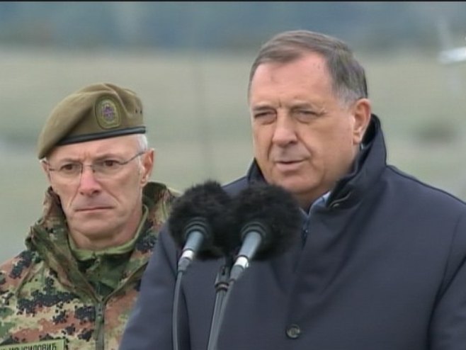 Dodik: Srbija napreduje na svi poljima, segment odbrane nije zapostavljen (VIDEO)