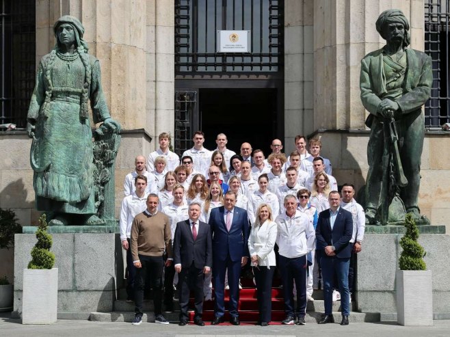 Plivačka reprezentacija Rusije na prijemu kod predsjednika Srpske (FOTO)