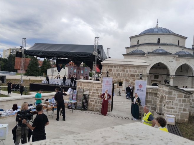 Otvaranje džamije Arnaudije; Prisustvuju Dodik, Cvijanović i Višković (FOTO)