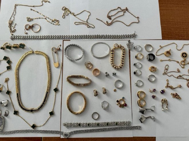 Carinici na Horgošu zaplijenili neprijavljen nakit i satove vrijedne 357.000 evra